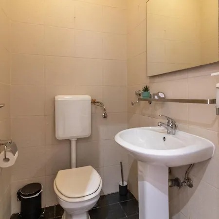 Sunny Principe Real Villa, Patio, 4br For 12 * Lisboa