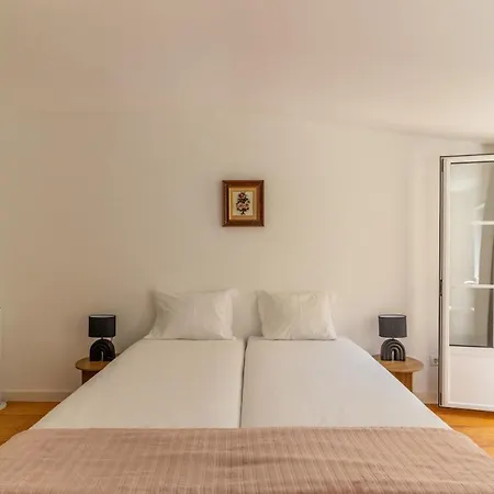 Sunny Principe Real Villa, Patio, 4br For 12 Lisboa